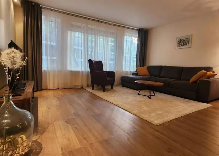 Spacious Apartment, Canal Area, City Center